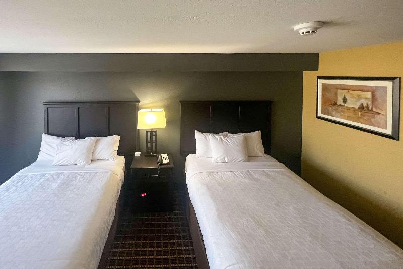 Days Inn by Wyndham Muskegon - photo 55