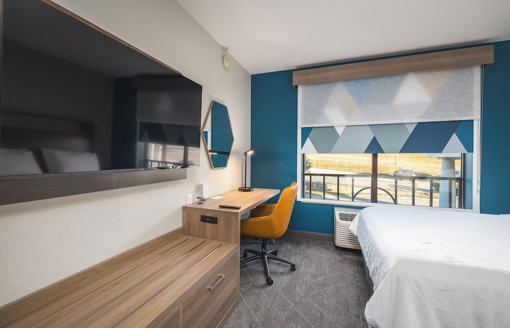 Holiday Inn Express Hotel & Suites St. Robert by IHG - photo 14