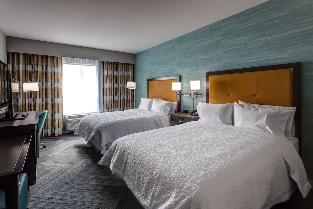 Hampton Inn & Suites Wichita Airport - photo 8