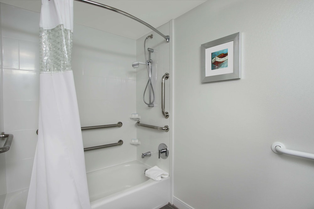 Hampton Inn Madison - photo 14