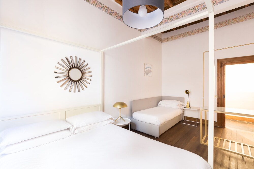 ROMAC Baullari Holiday Apartment in Campo de Fiori — 4-Star Luxury Hotel in Rome, Italy