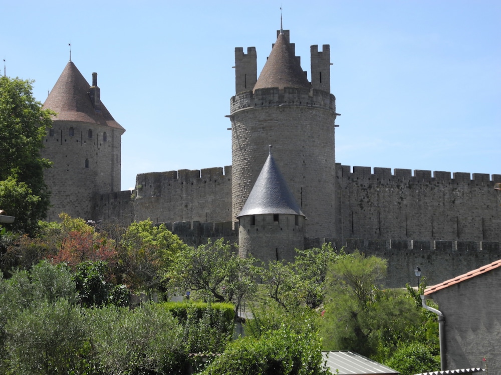 Vue Sur Cité — 4-Star Luxury Hotel in Carcassonne, France