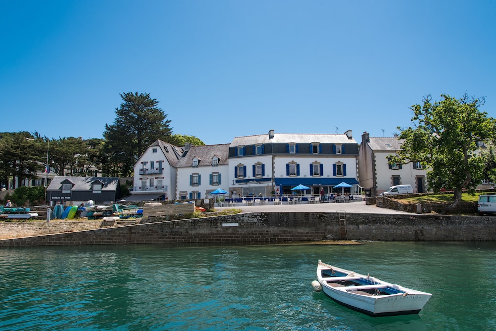 Hotel Et Bistrot Du Bac - carbon neutral hotel in Combrit