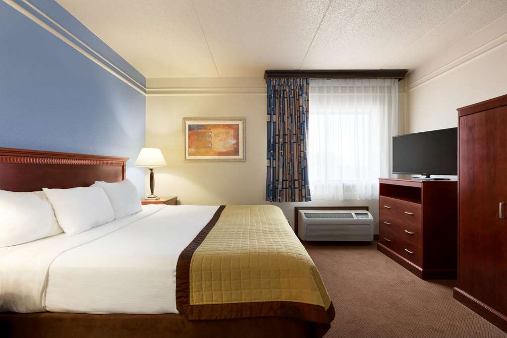 Ramada Inn By Wyndham Doublewood Fargo - photo 17