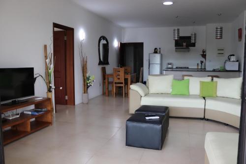Mahina Luxury 2 Bedroom Apartment with Pool — 4-Star Luxury Hotel in Flic En Flac, Mauritius