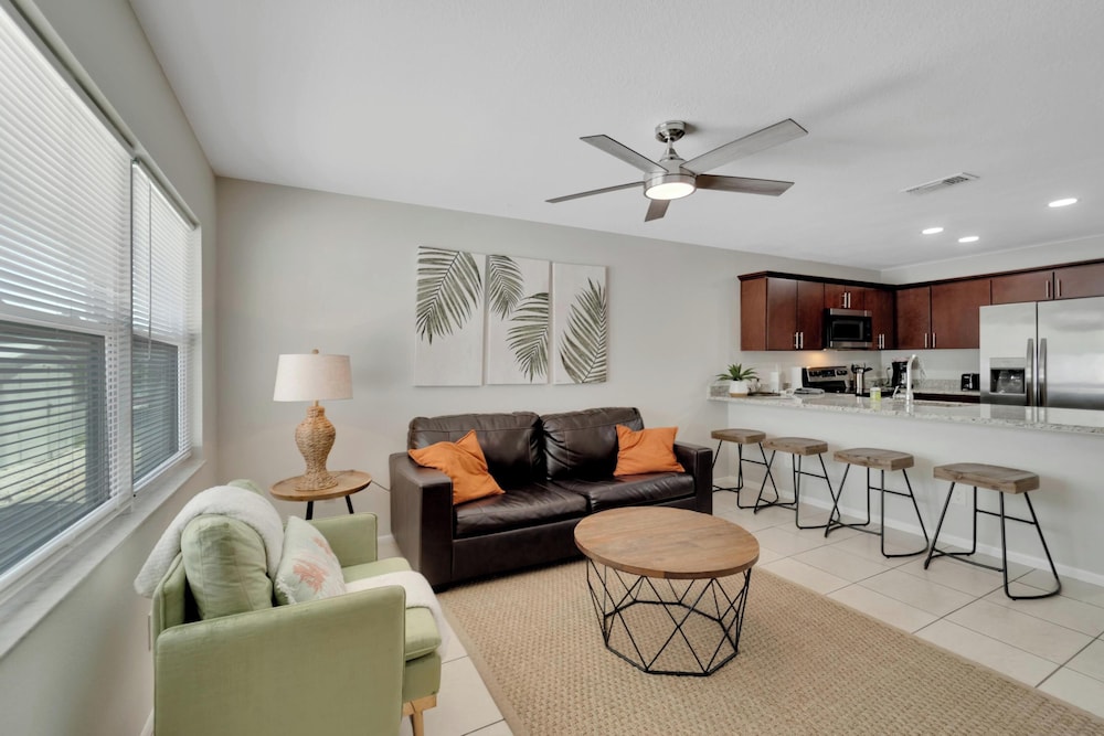 1053 Apollo Beach Blvd Unit 5 21432886 — Apollo Beach
