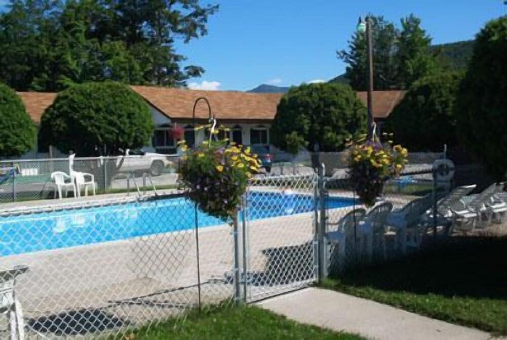 Moose Brook Motel - photo 8