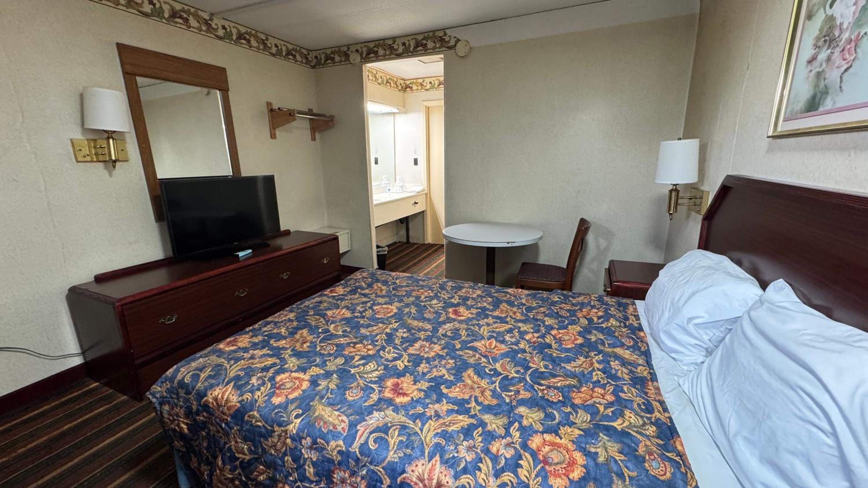 Rodeway Inn Dunmore - photo 7