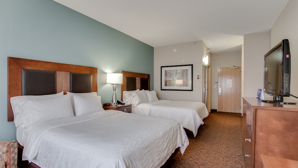 Holiday Inn Express Hotel & Suites St. Cloud by IHG - photo 14