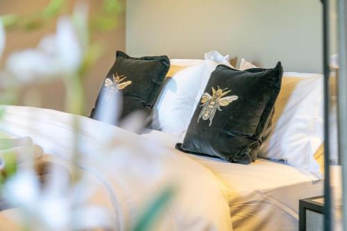 Sunny Luxurious 2 bedroom Holiday cottage — 4-Star Luxury Hotel in Embsay, United Kingdom