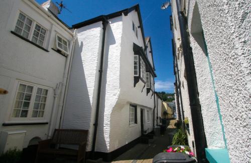 Lantau Cottage: Historic Elizabethan house very close to the beach — 4-Star Luxury Hotel in Looe, United Kingdom