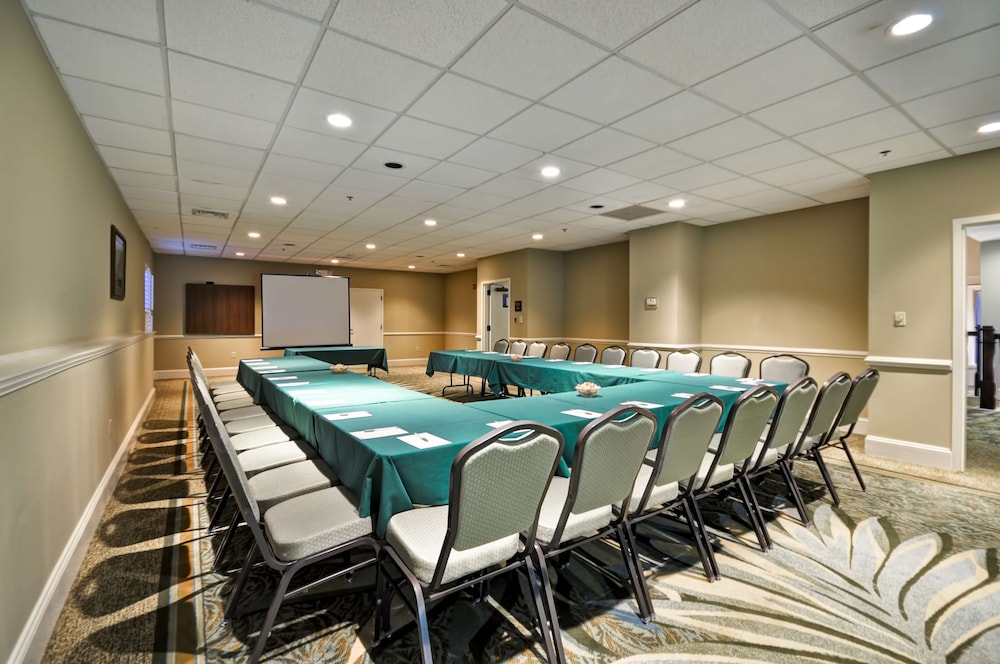 Hampton Inn & Suites Charleston Mt. Pleasant Isle Of Palms - photo 40