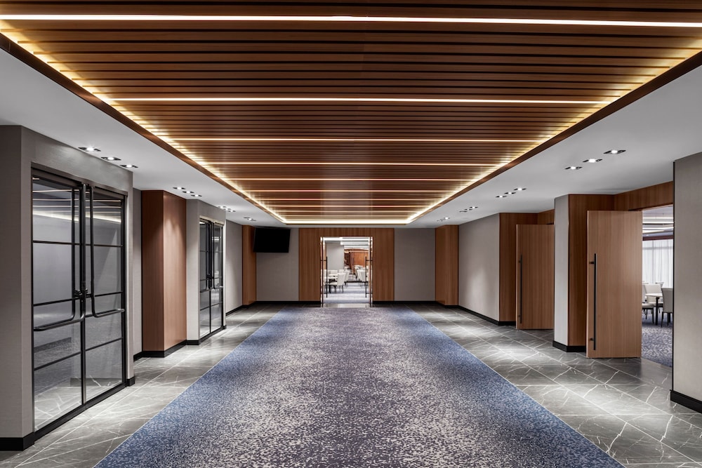 Four Points by Sheraton Flushing - photo 24