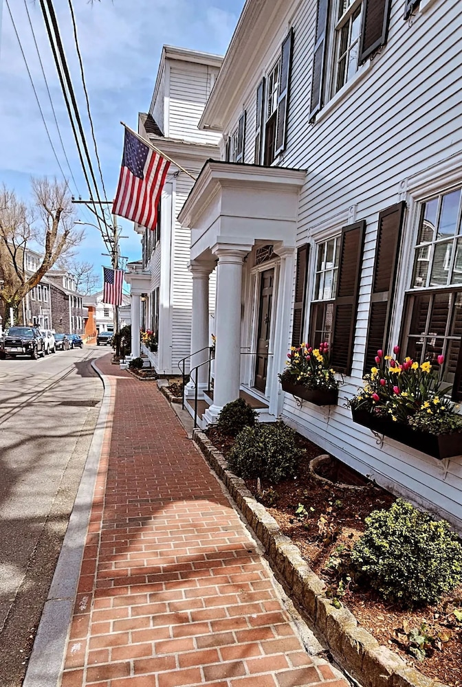 The Harborside Inn - photo 33