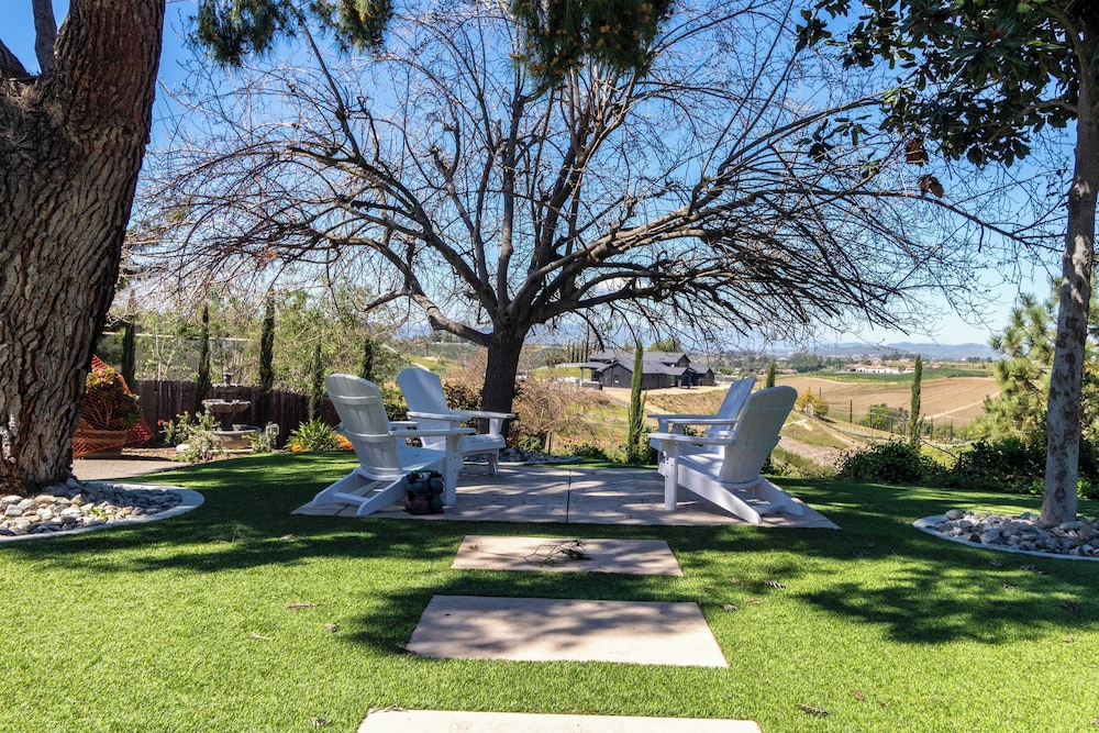 Chateau Syrah by AvantStay Picturesque Estate w Pool Hot Tub Table Tennis Pool Table New Pickleball Court Basketball hoop - photo 53
