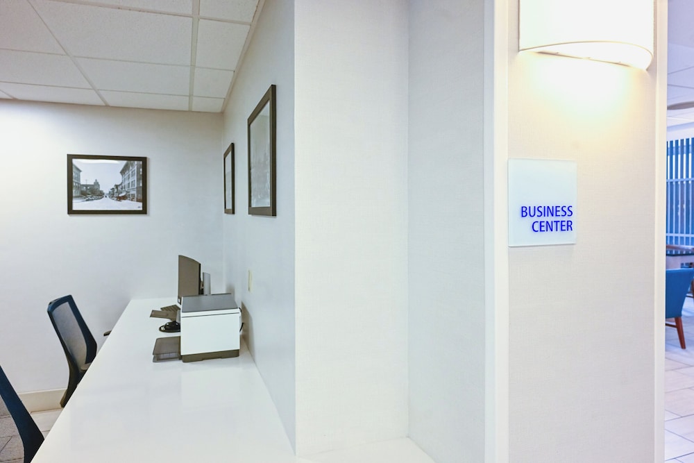 Holiday Inn Express Houghton Keweenaw by IHG - photo 63