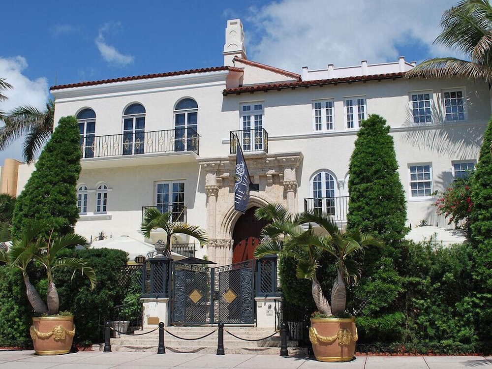 The Villa Casa Casuarina — 4-Star Luxury Hotel in Miami Beach, United States