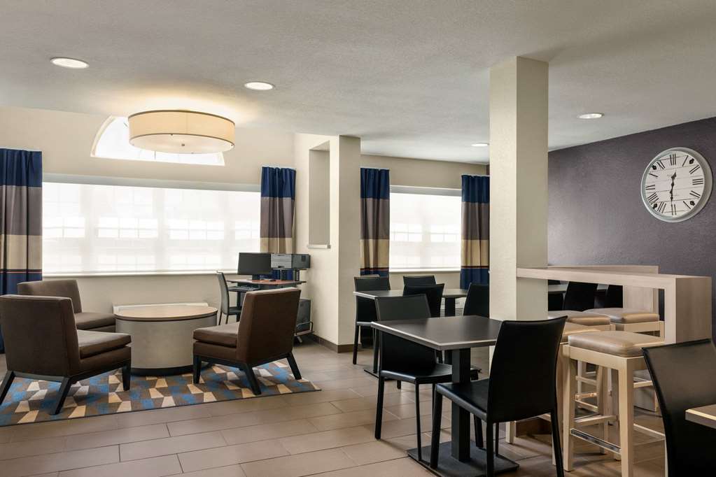 Microtel Inn & Suites by Wyndham Inver Grove Heights Minneap - photo 10