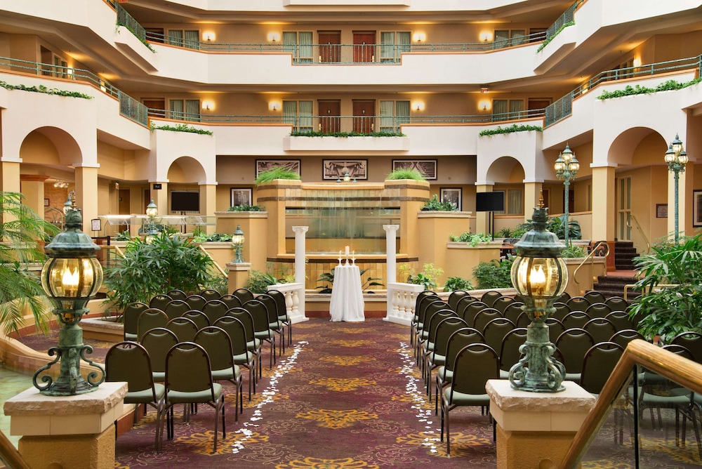 Embassy Suites by Hilton Greensboro Airport - photo 6