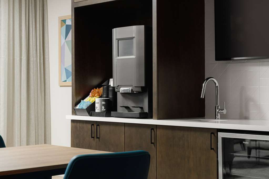 WaterWalk Extended Stay by Wyndham Jacksonville Deerwood Pk - photo 32