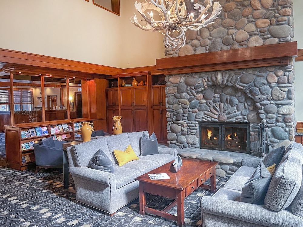 Highlands Lodge in Beaver Creek by Elevation Accommodations — 4-Star Luxury Hotel in Avon, United States