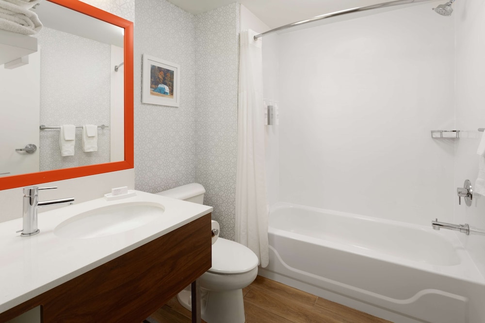 Hampton Inn & Suites Scottsburg - photo 18