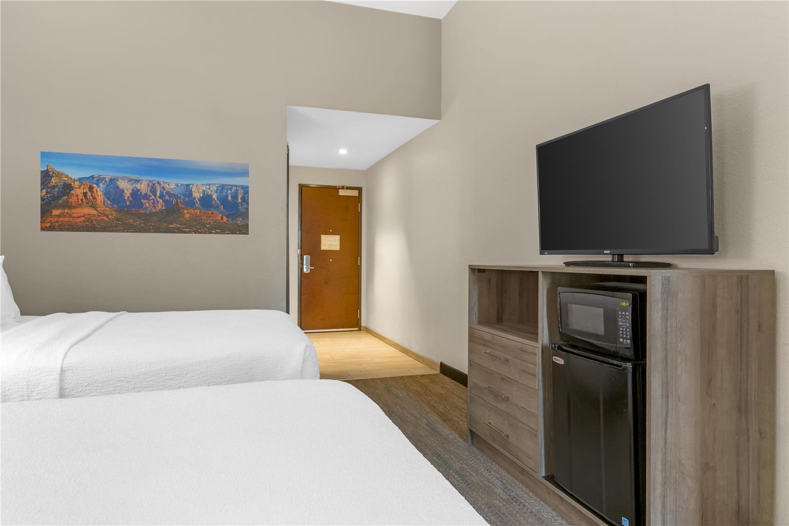 Super 8 by Wyndham Greensboro Coliseum Conv. - photo 18