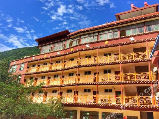 Hailuogouxinhailidajiudian in Luqiao, People's Republic of China