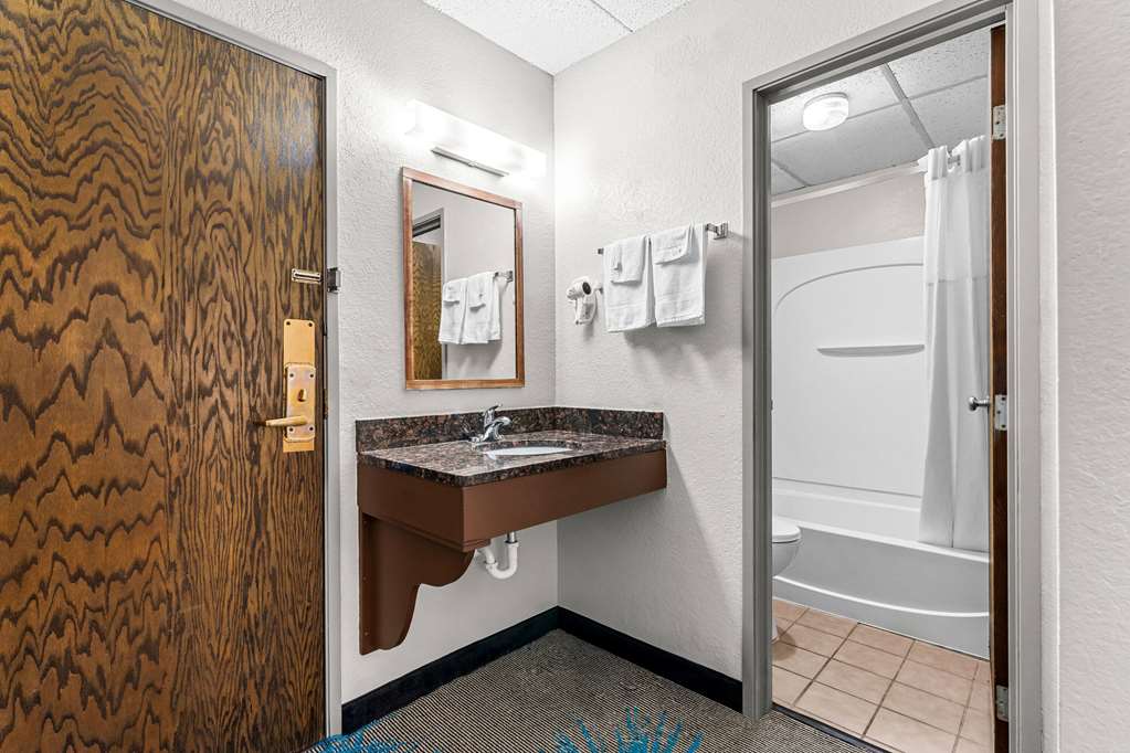 Days Inn by Wyndham Sioux Falls Empire - photo 20