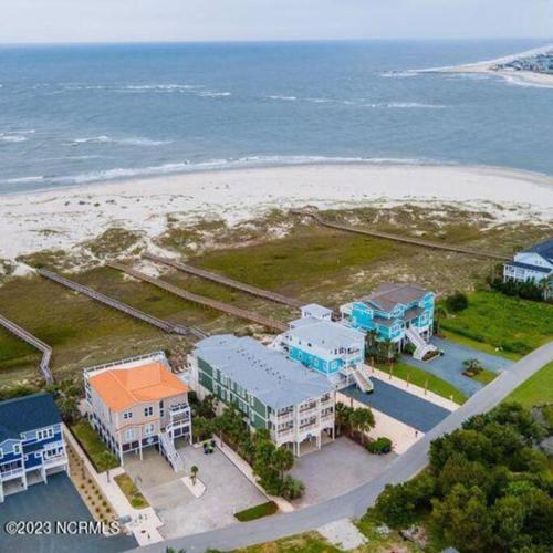 Southern Charm of Holden Beach - carbon neutral hotel in Unknown City