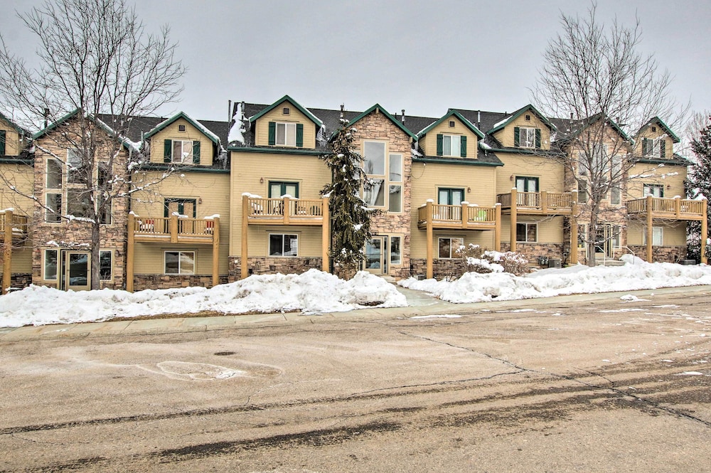 Cozy Eden Condo w Mtn Views in Wolf Creek Resort - photo 14
