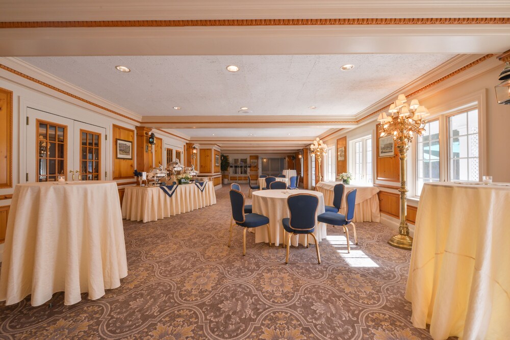 Madison Hotel - photo 55