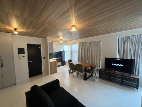 Modern Downtown Apartment Free Parking — 4-Star Luxury Hotel in Larisa, Greece