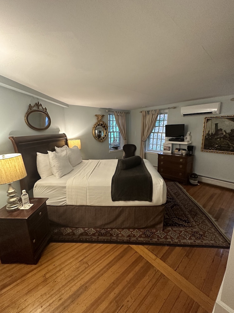 Buttermilk Falls Inn - photo 11