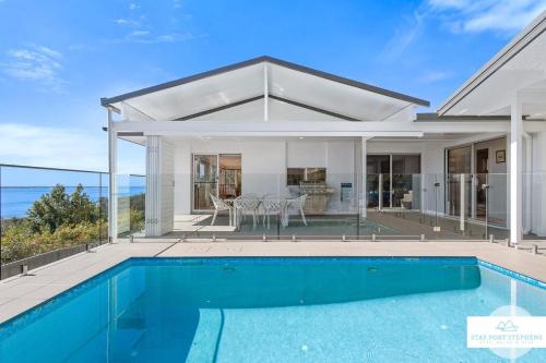 Vista Port Stephens Luxurious Coastal Retreat — Corlette