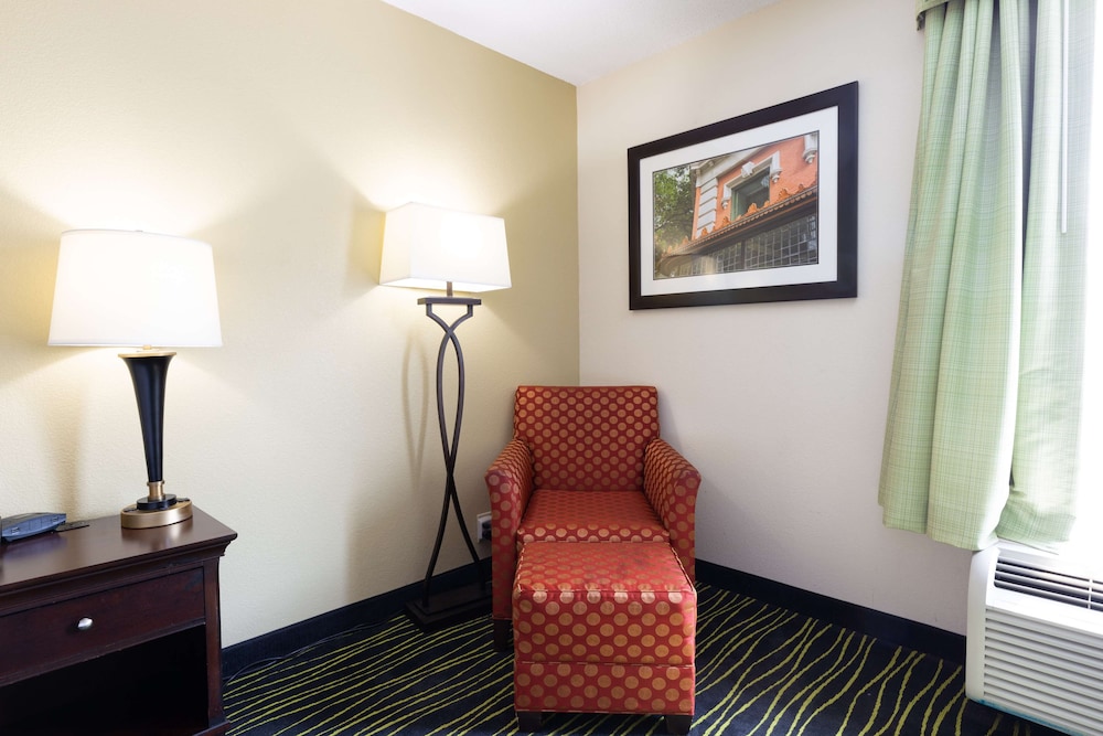 Hampton Inn Columbia I 26 Harbison Blvd. - photo 48
