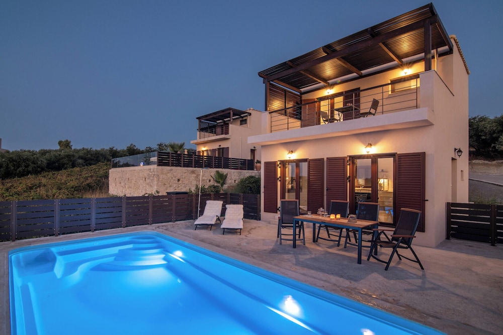 Brand new Villa Plyto Amazing views Heated pool — 4-Star Luxury Hotel in Hersonissos, Greece