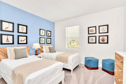 Upstay 9BR Disney Retreat w Pool BBQ & Hot Tub - photo 15