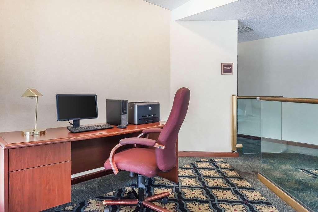 Comfort Inn Cleveland Airport - photo 18