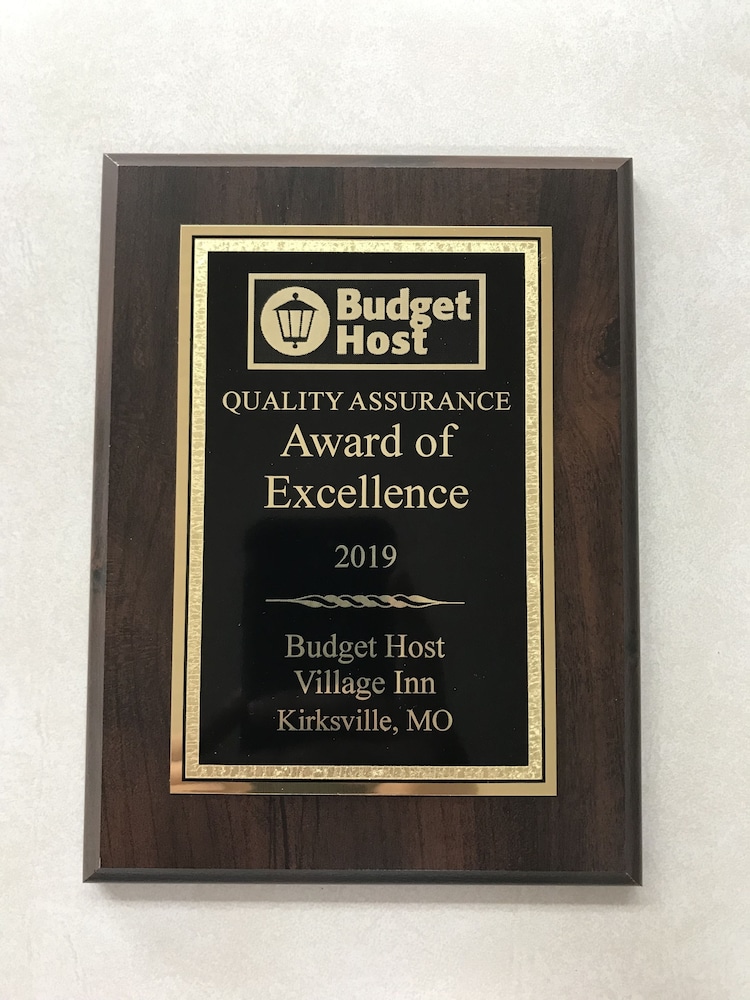 Budget Host Village Inn - photo 3