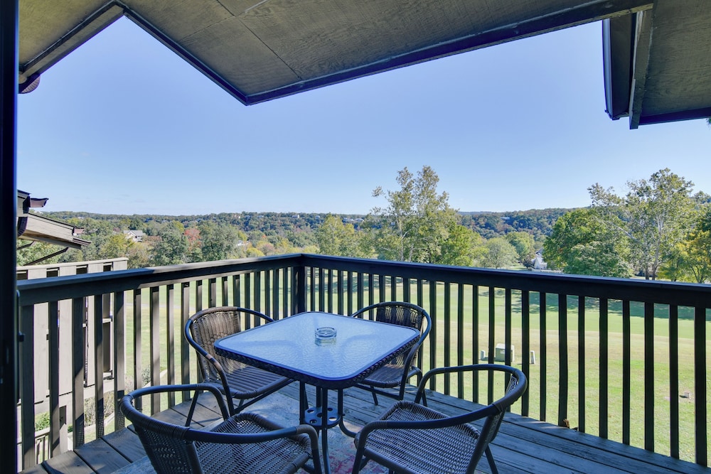 Indoor Pool Pointe Royale Resort Condo in Branson - carbon neutral hotel in Branson