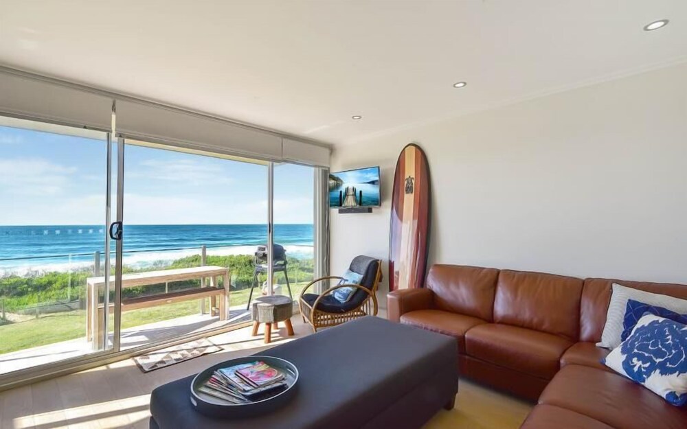 Regency Court Absolute Beachfront — 4-Star Luxury Hotel in The Entrance, Australia