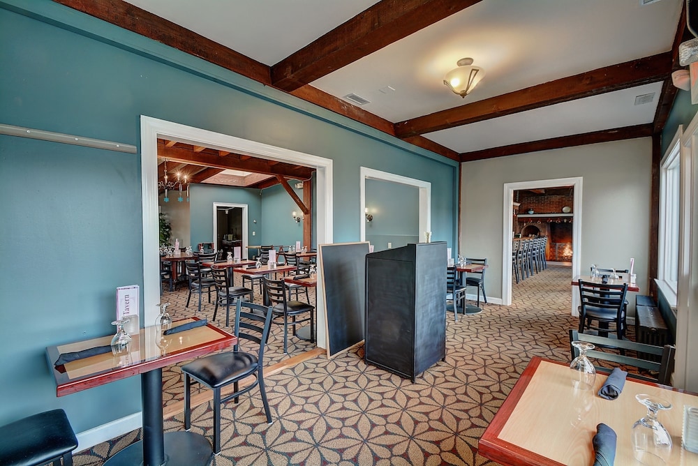 Colonial Motel And Spa - photo 33