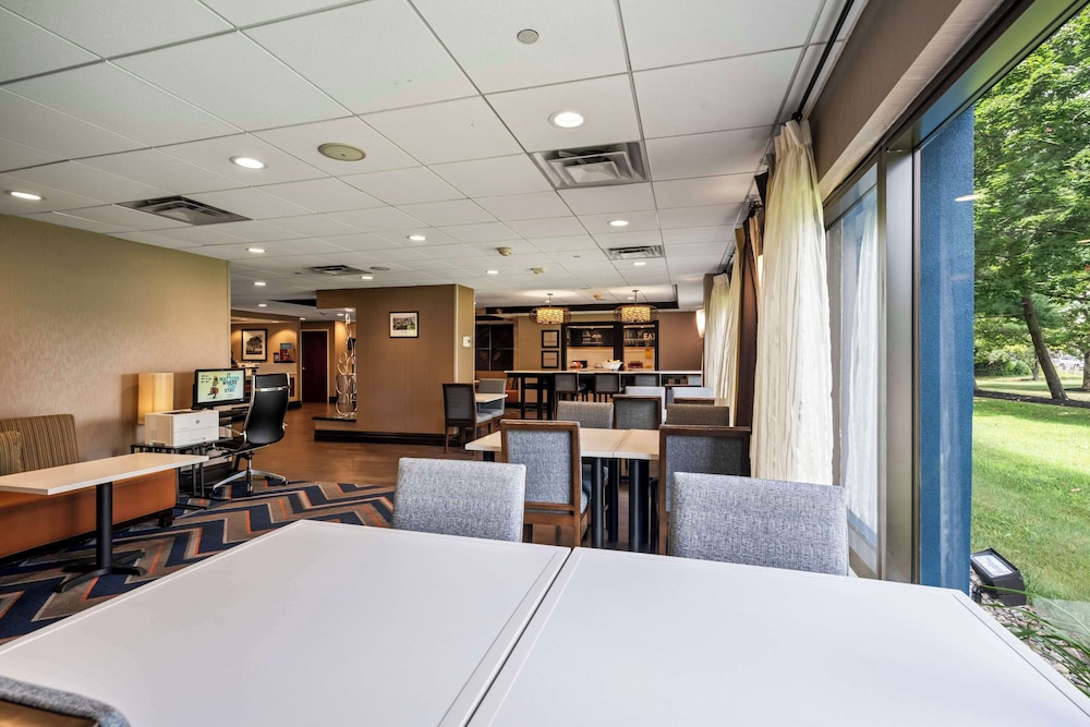 Hampton Inn Ridgefield Park - photo 7
