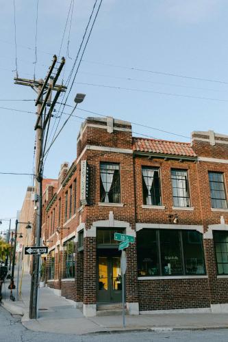 Hotel No Vacancy - photo 2