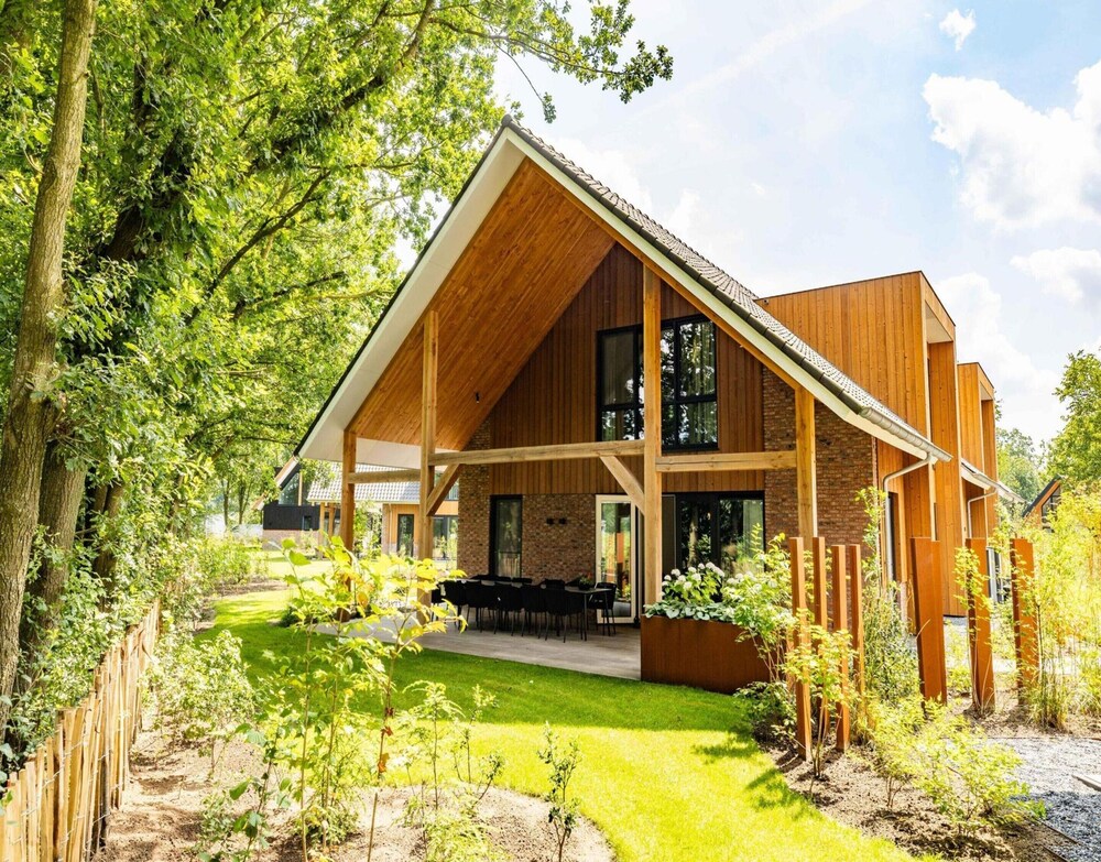 Veluwe Villa met Binnenzwembad & Wellness 12 personen Resort Valley — hotel in Wekerom