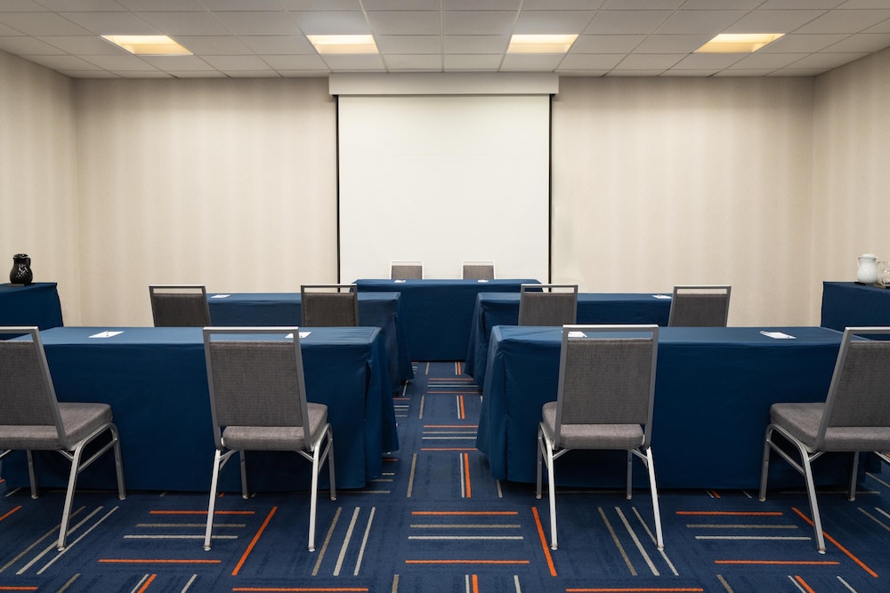 Hampton Inn Chambersburg - photo 34