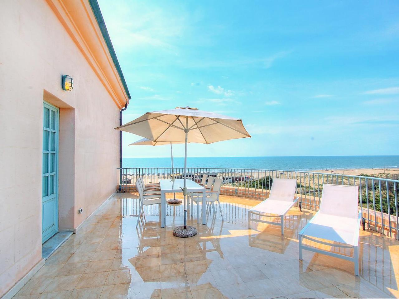 Villa Suite 48 Tirrenia — 4-Star Luxury Hotel in Pisa, Italy