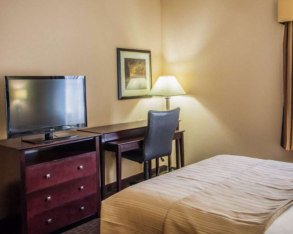 Quality Inn & Suites Peoria North - photo 10