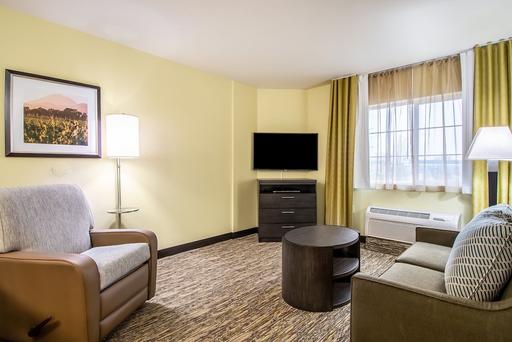 Candlewood Suites Portland Airport by IHG - photo 15